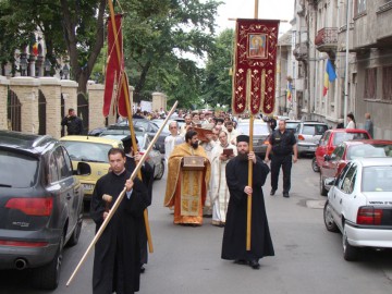 Procesiune cu moaşte, miercuri, la Constanţa
